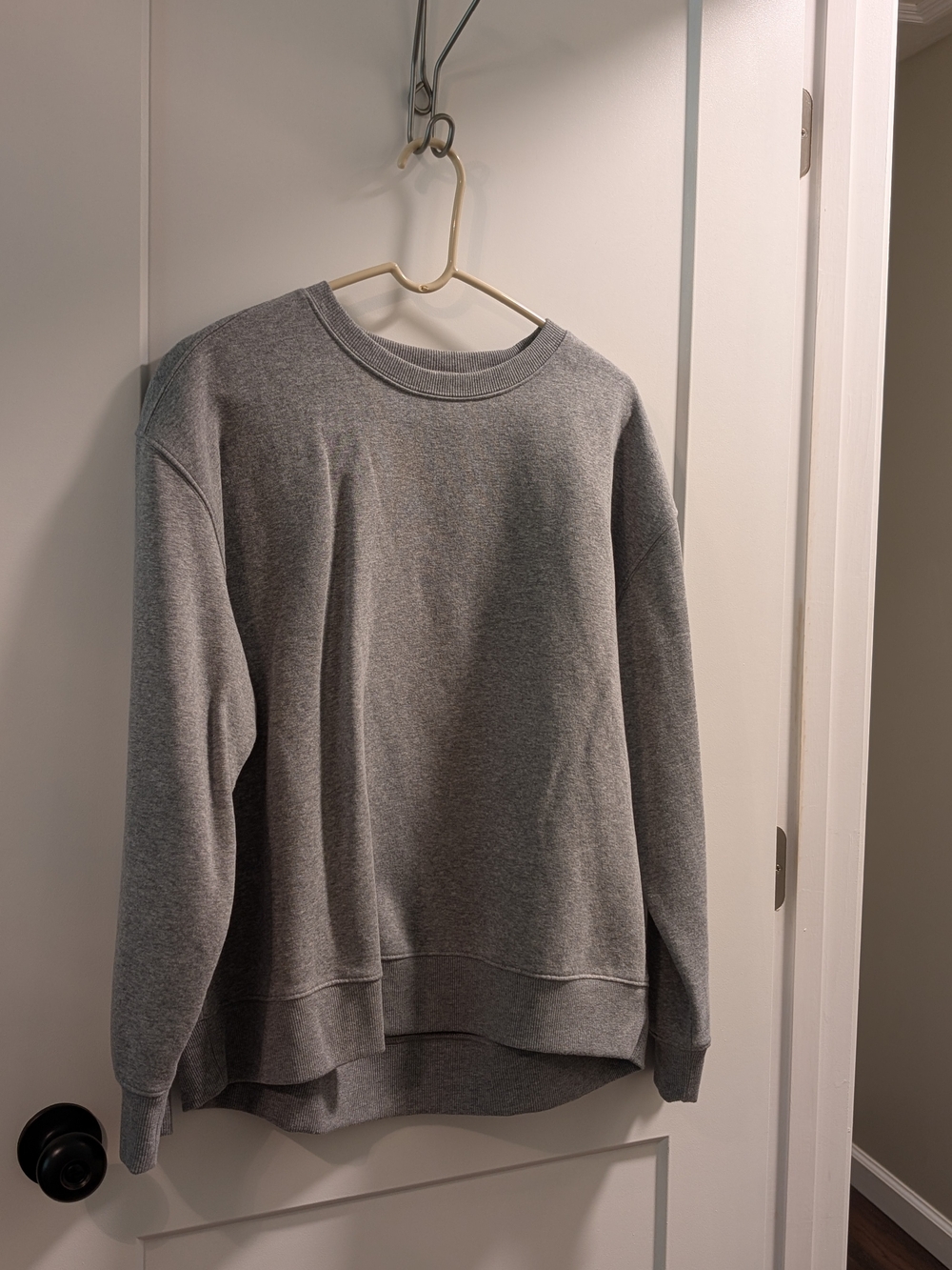 Womens's Classic Crewneck Sweatshirt - Gray